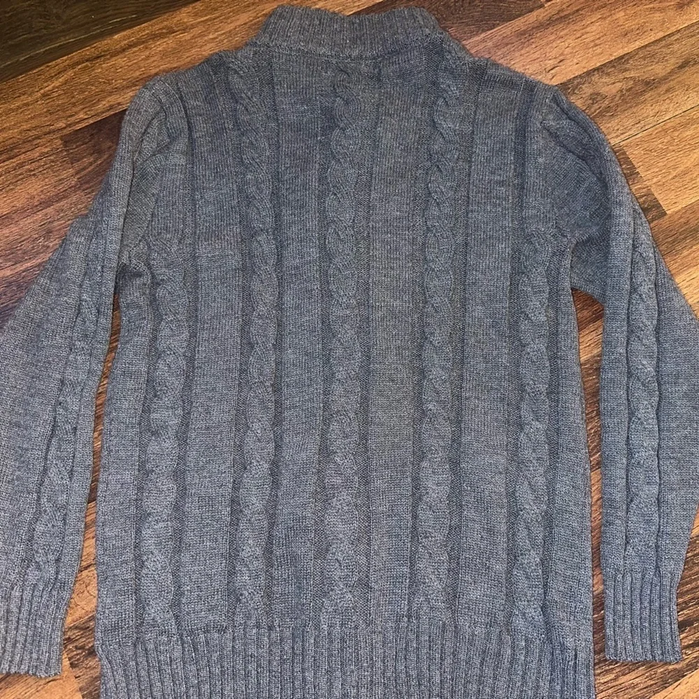 Men'sGray Cable Knit Sweater